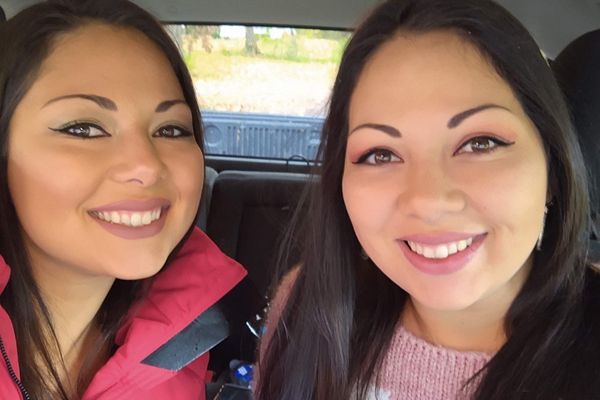Indigenous twins finding sweet success with gluten-free cupcake business